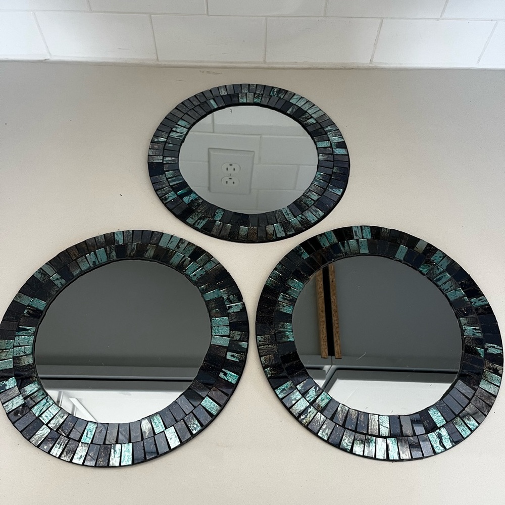 Hanging mirrors